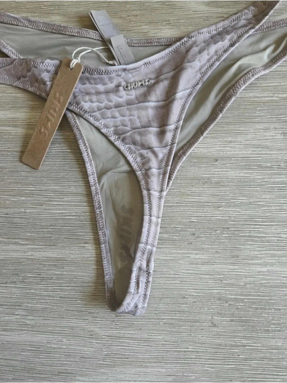 SKIMS Thong Bikini Bottom M